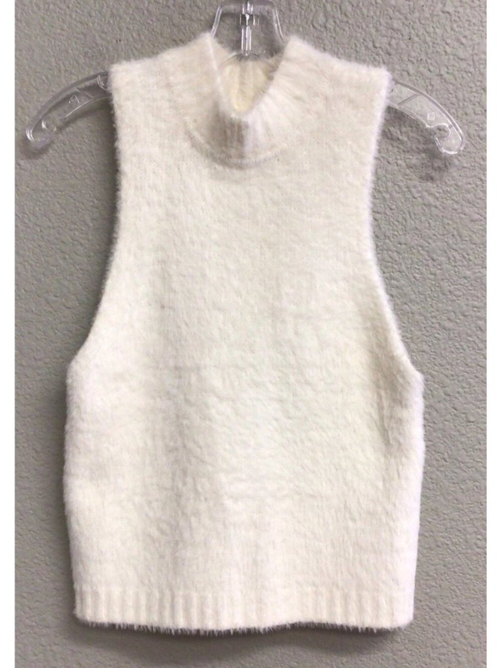 LPA Women’s Turtleneck Sweater White Fuzzy Size Medium Tank Sleeveless